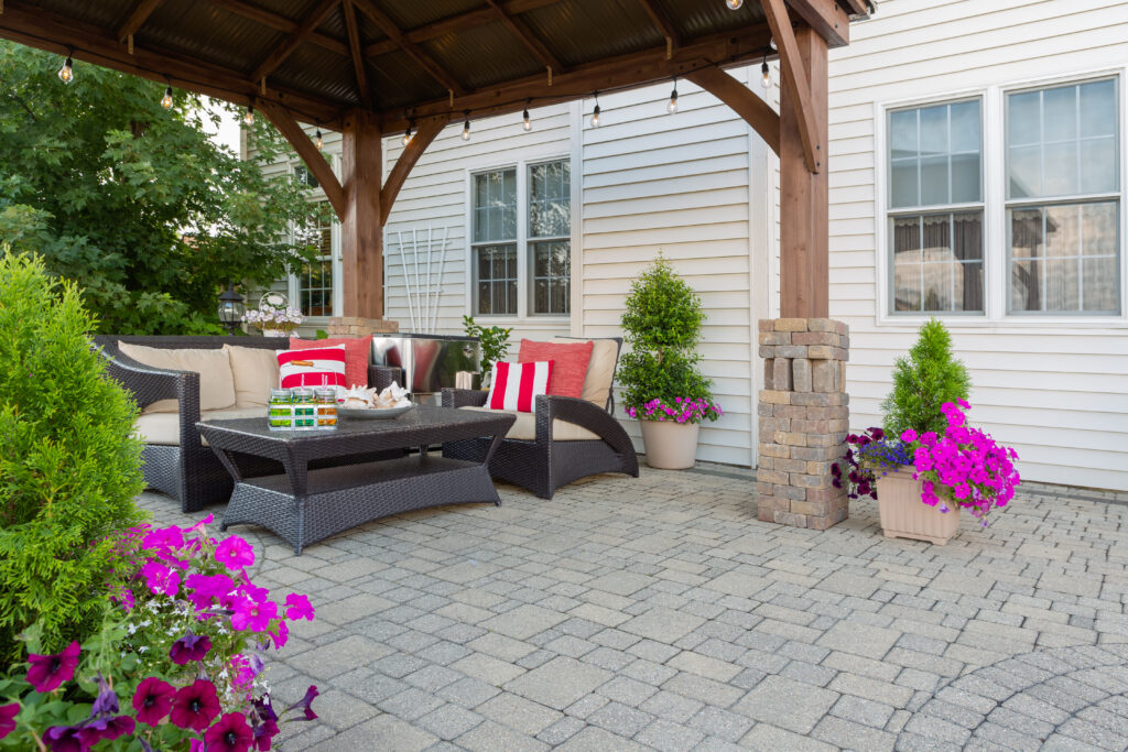 Paver patio with Brussel blocks/pavers